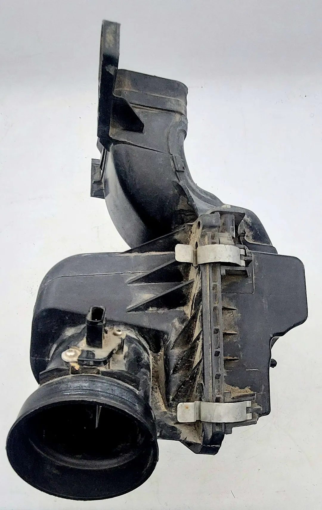 Air cleaner box - 2013 Ford Edge SE