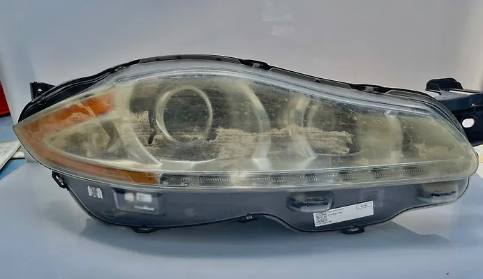 Headlight (RH) - 2012 Jaguar XJ