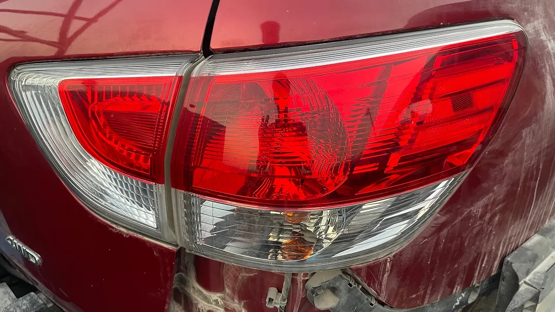 Tail Light (RH) - 2014 Nissan Pathfinder