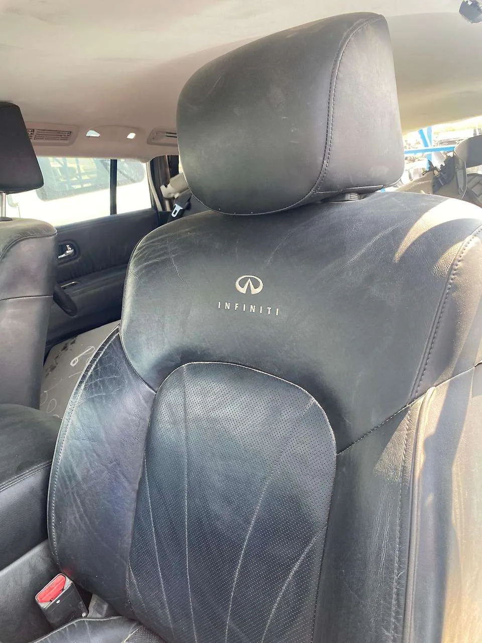 Front Seat (LHS) - 2011 Infiniti QX56