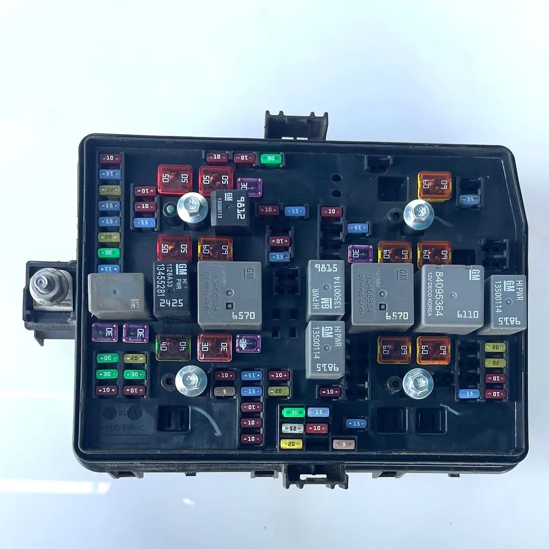 Fuse box - 2022 GMC Sierra Limited 1500