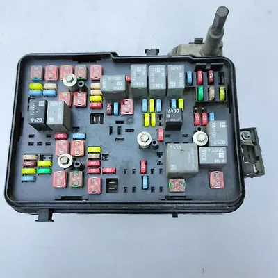 Fuse box - 2013 GMC Terrain