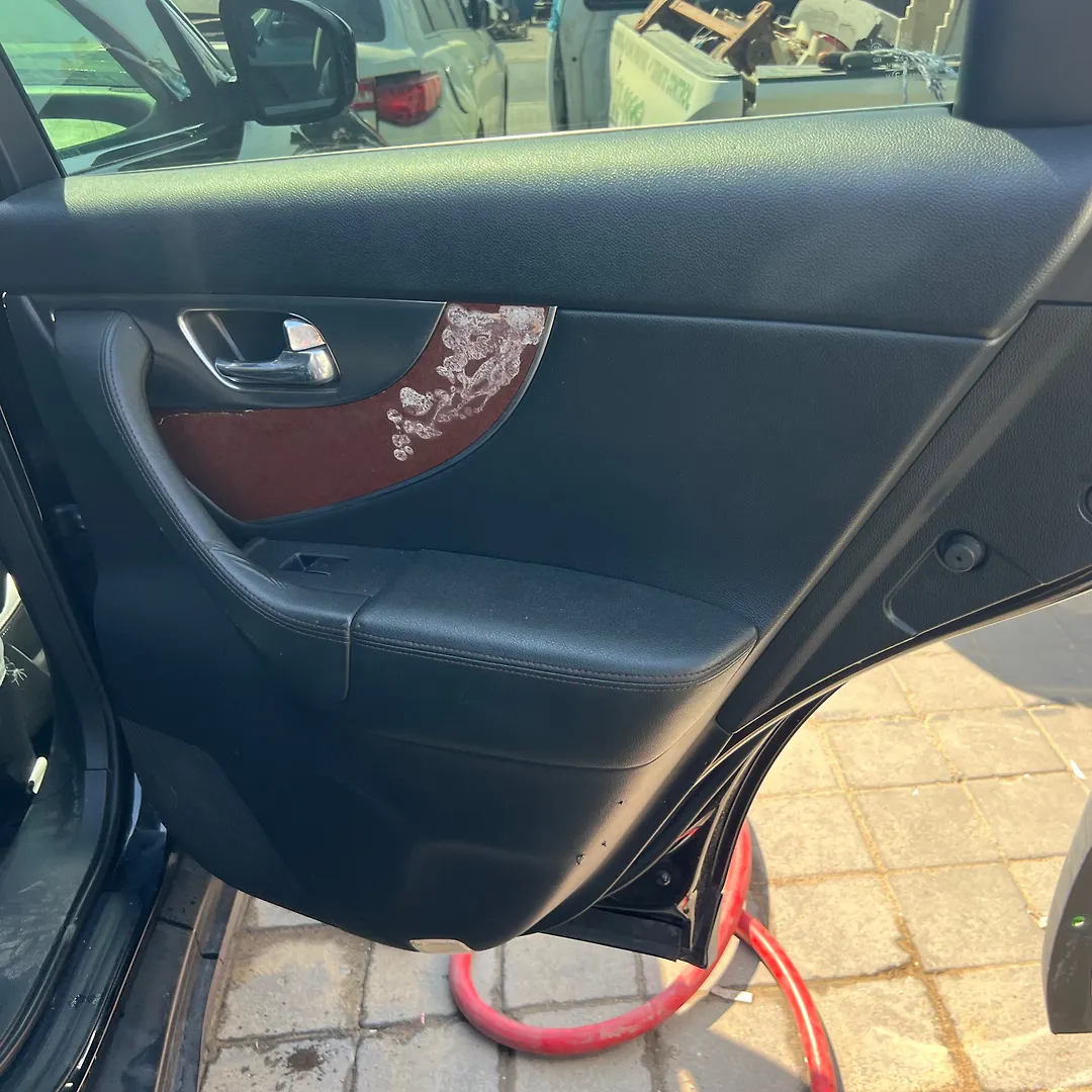 Door (RHB) - Infiniti