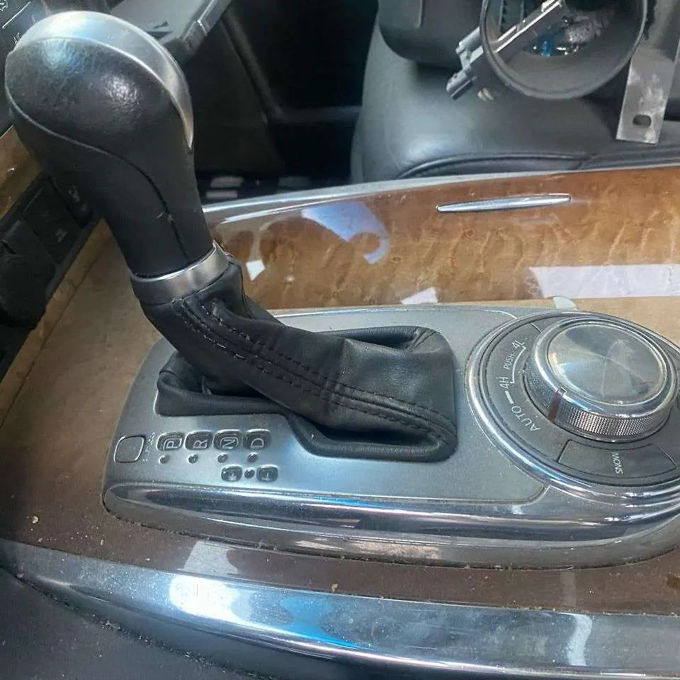 Gear Shift Knob(Automatic) - 2011 Infiniti QX56