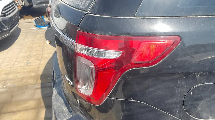 Tail Light (RH) - 2012 Ford Explorer Limited