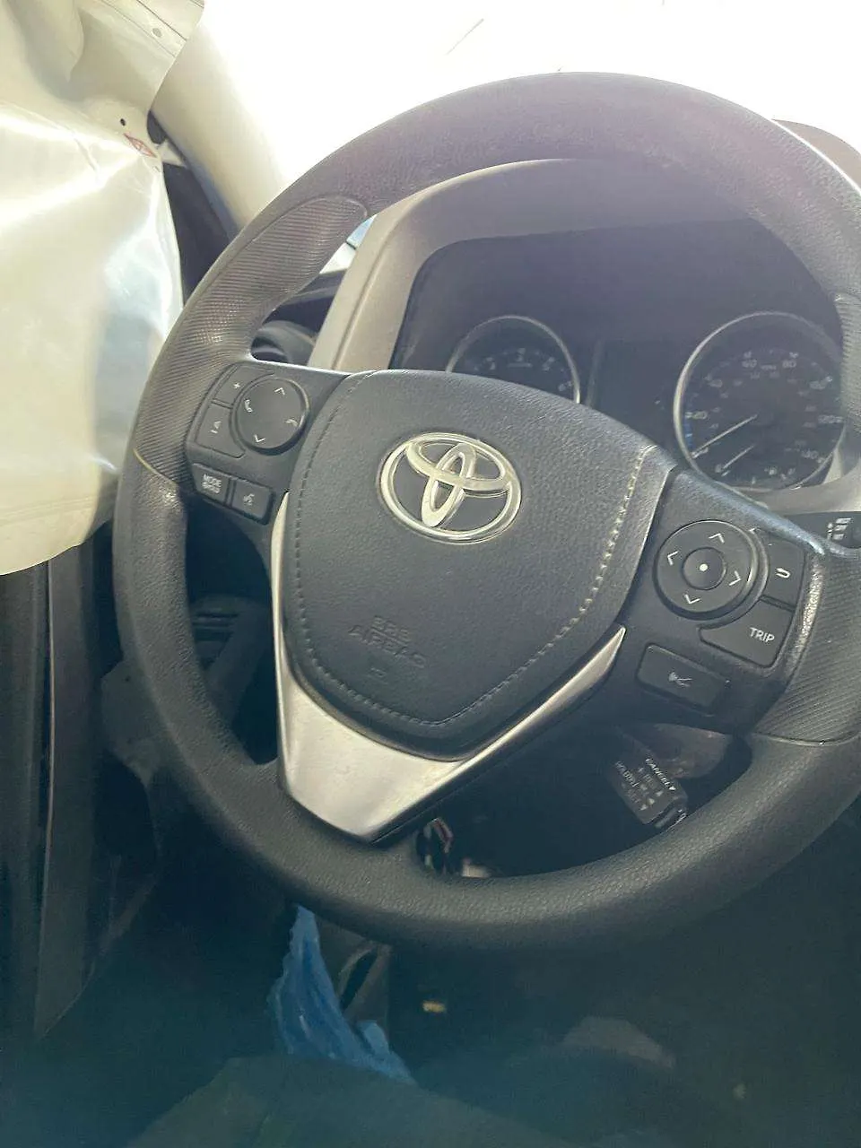 Steering wheel - 2018 Toyota RAV4 2.5