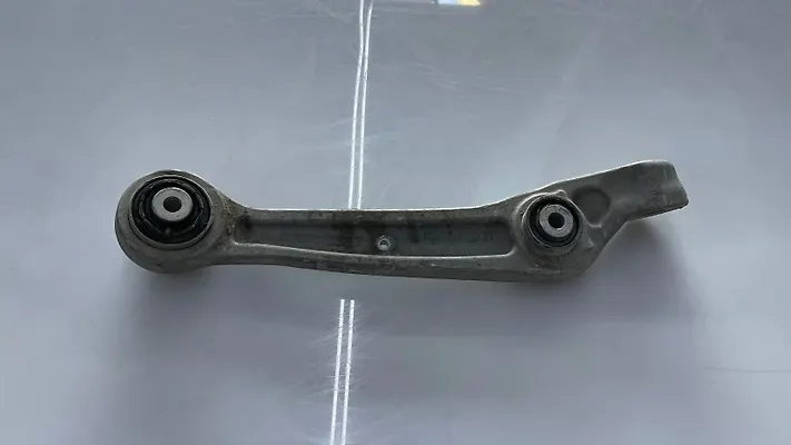 Lower arm (RH) - 2013 Land Rover LR4 HSE