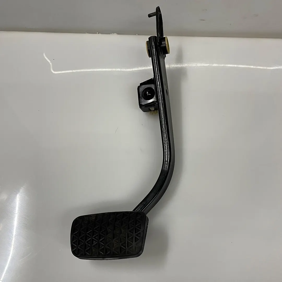 Pedal brake/clutch - 2014 Chevrolet Sonic