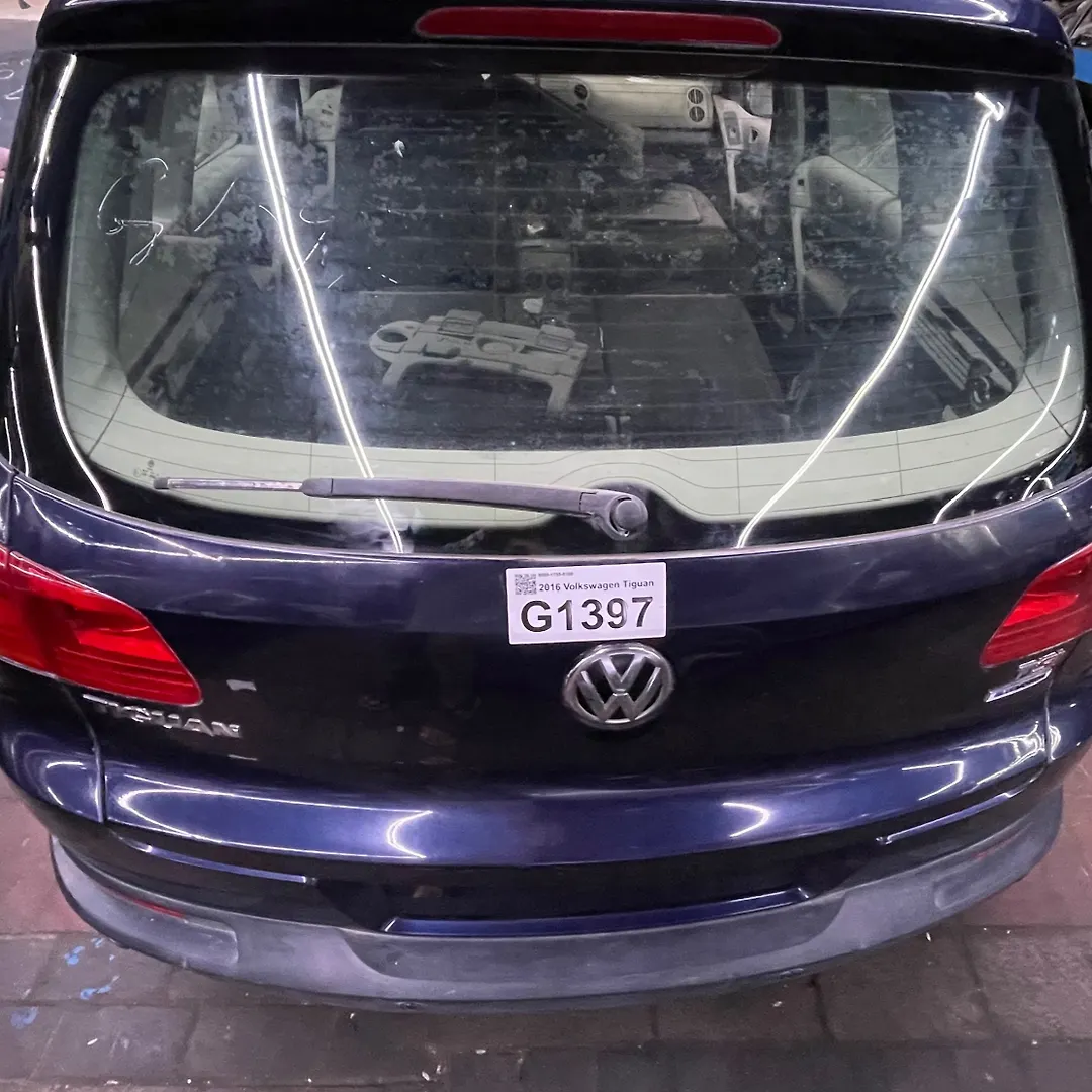 Trunk/hatch/tailgate - 2016 Volkswagen Tiguan