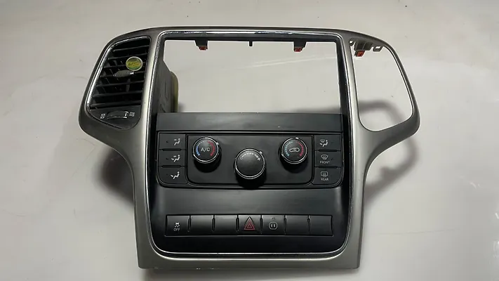 Dash panel - 2011 Jeep Grand Cherokee