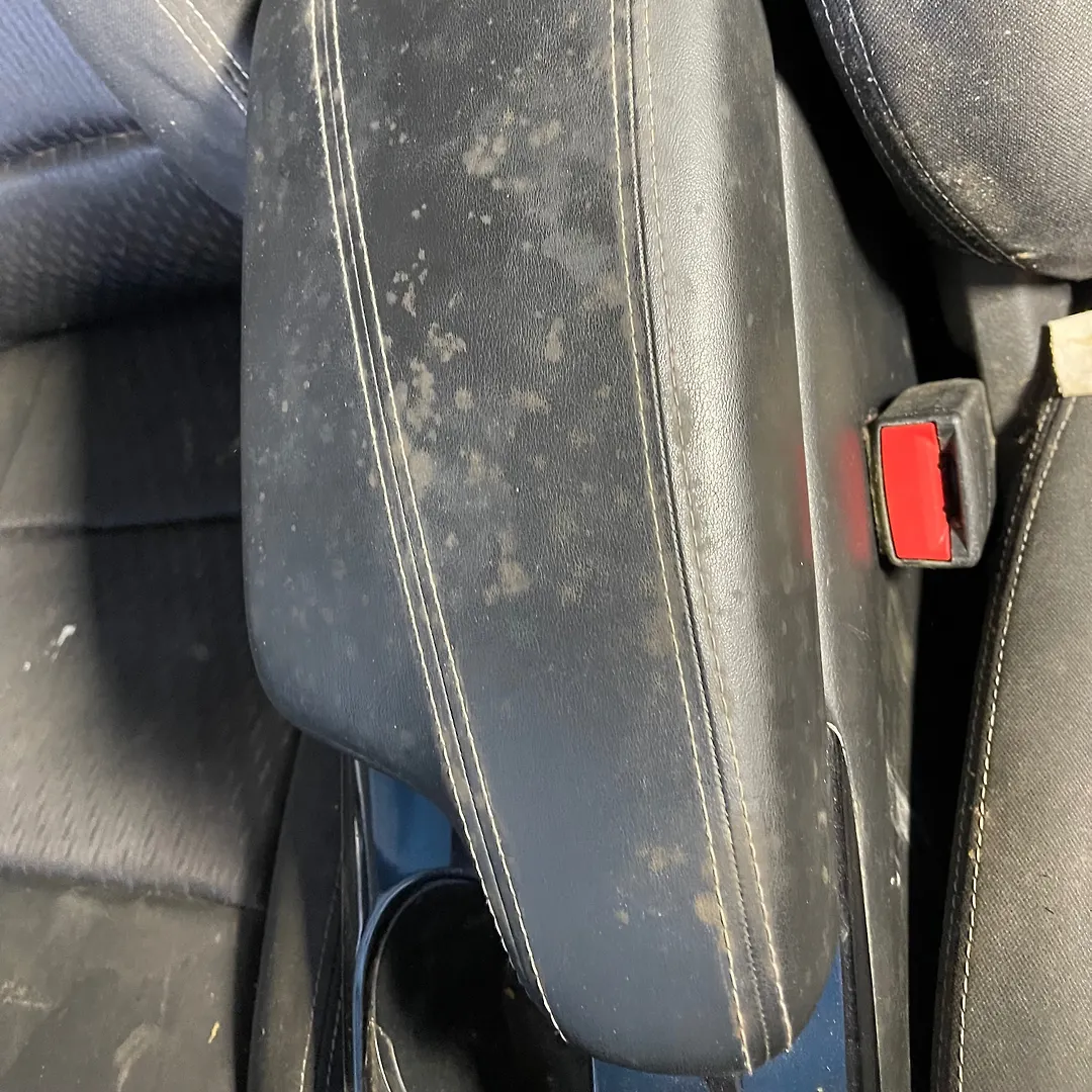 Armrest - 2017 Infiniti QX30 2.0t