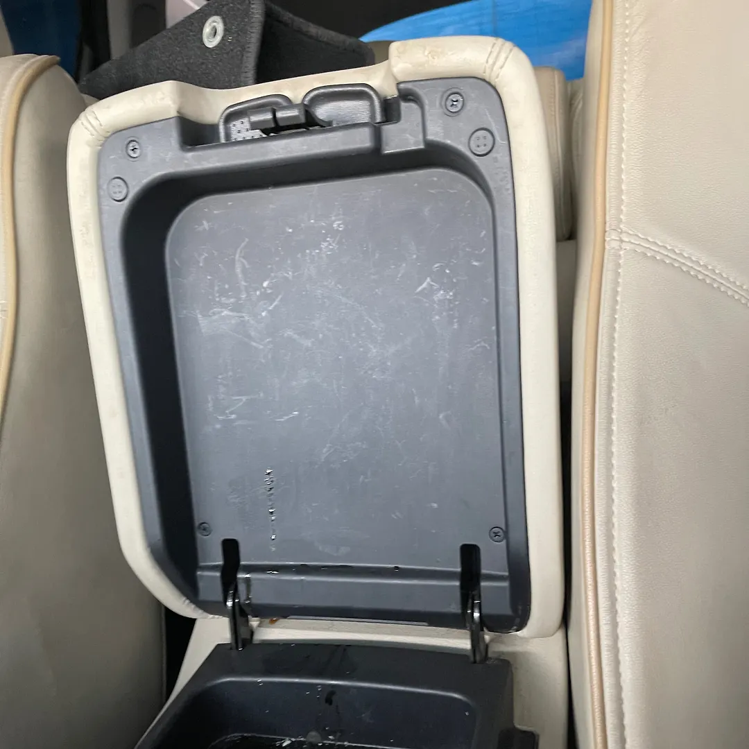 Armrest - 2015 Infiniti QX60