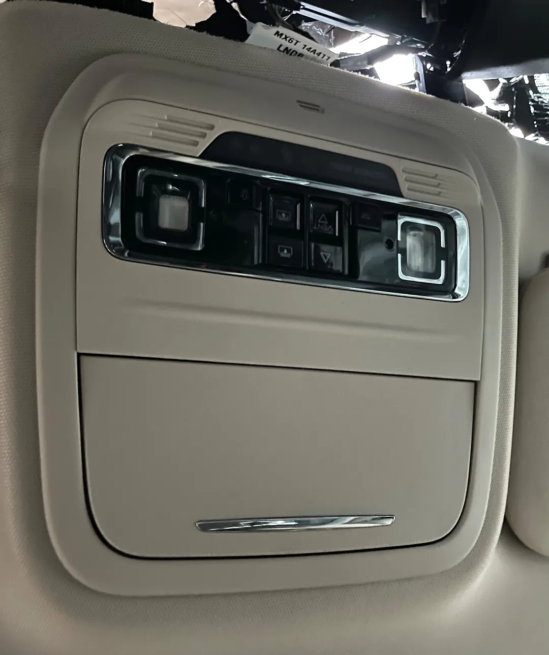 Overhead Console - 2022 Lincoln Corsair