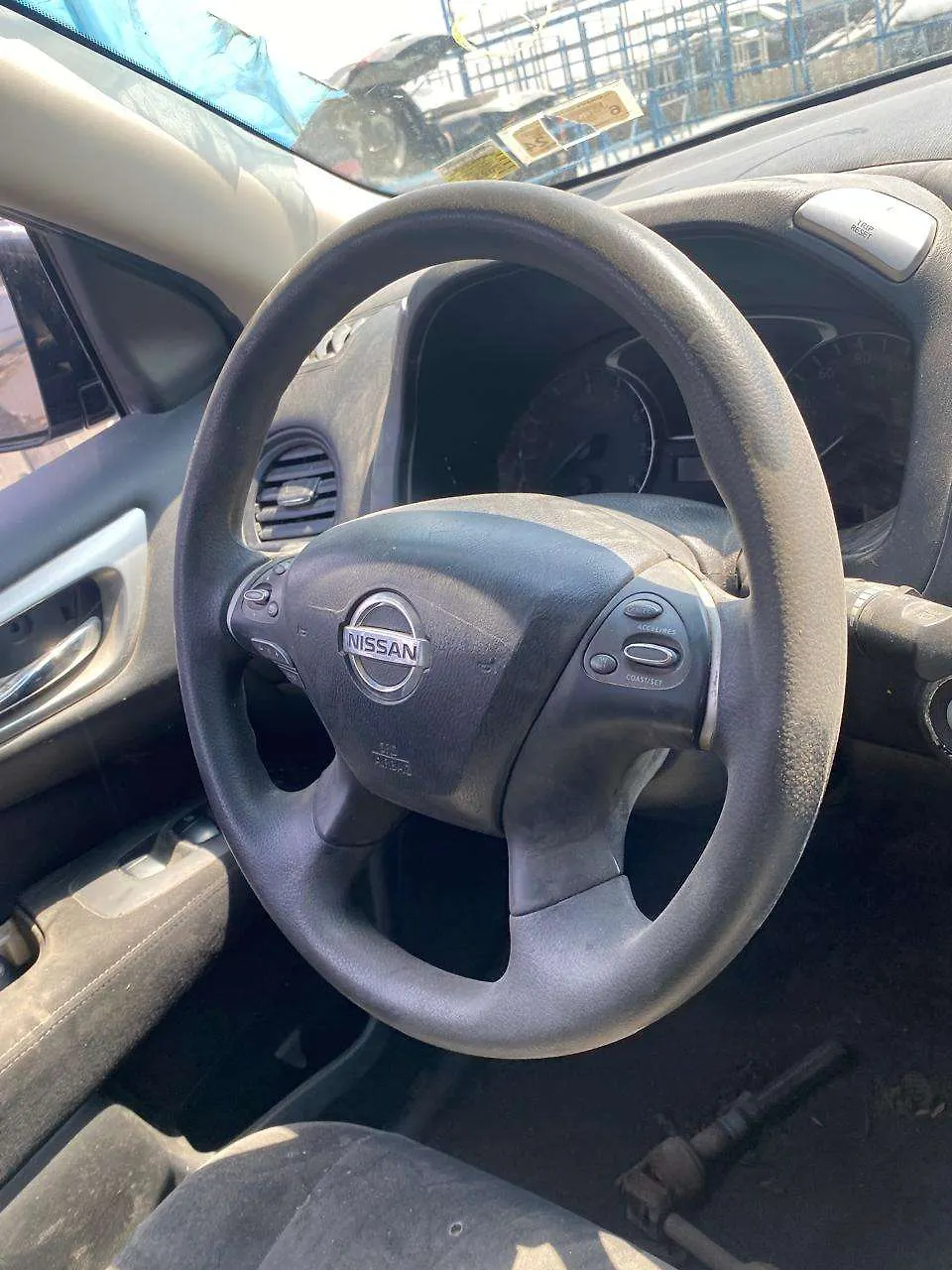 Steering wheel - 2013 Nissan Pathfinder