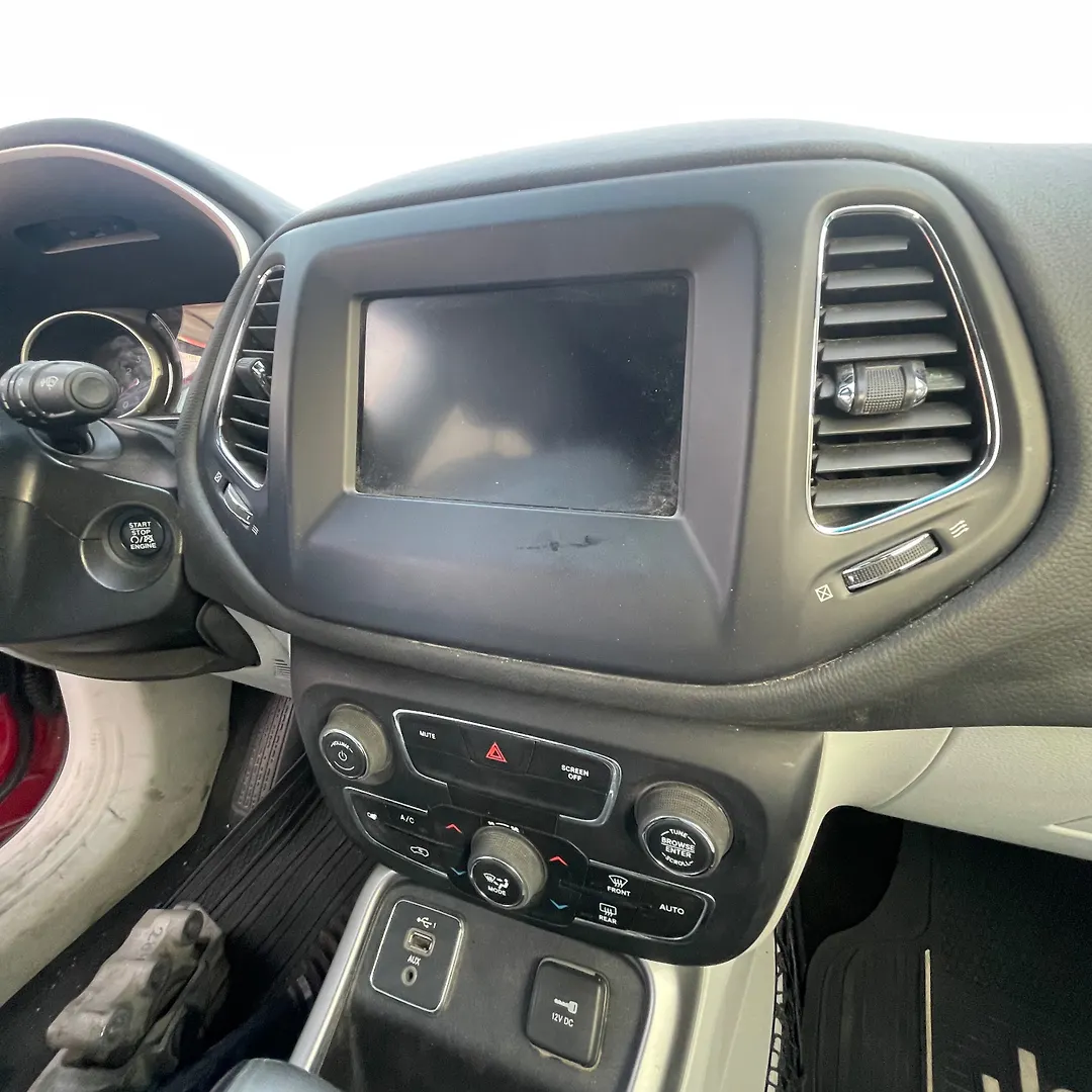Info-gps-tv screen - 2019 Jeep Compass 