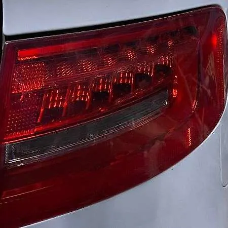 Tail Light (RH) - 2015 Audi A4 Premium quattro