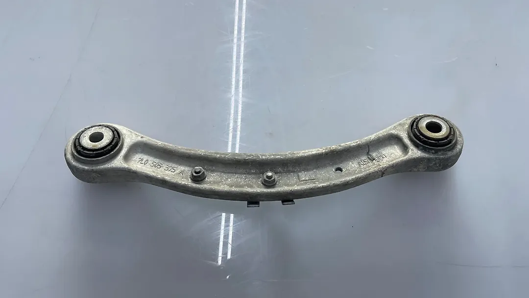 Upper arm (RH) - 2009 Audi Q7