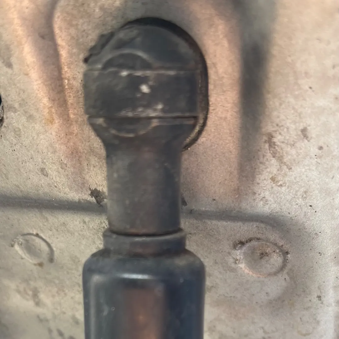 Bonnet Jumping - 2010 Toyota Tundra