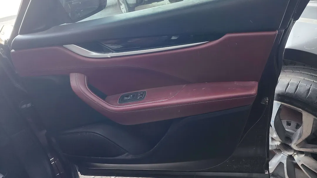 Door (RHF) - 2017 Maserati Levante