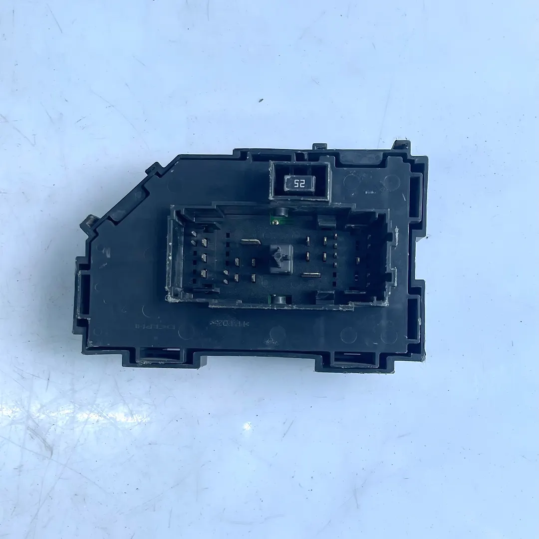 Dash fuse panel - 2010 GMC Yukon