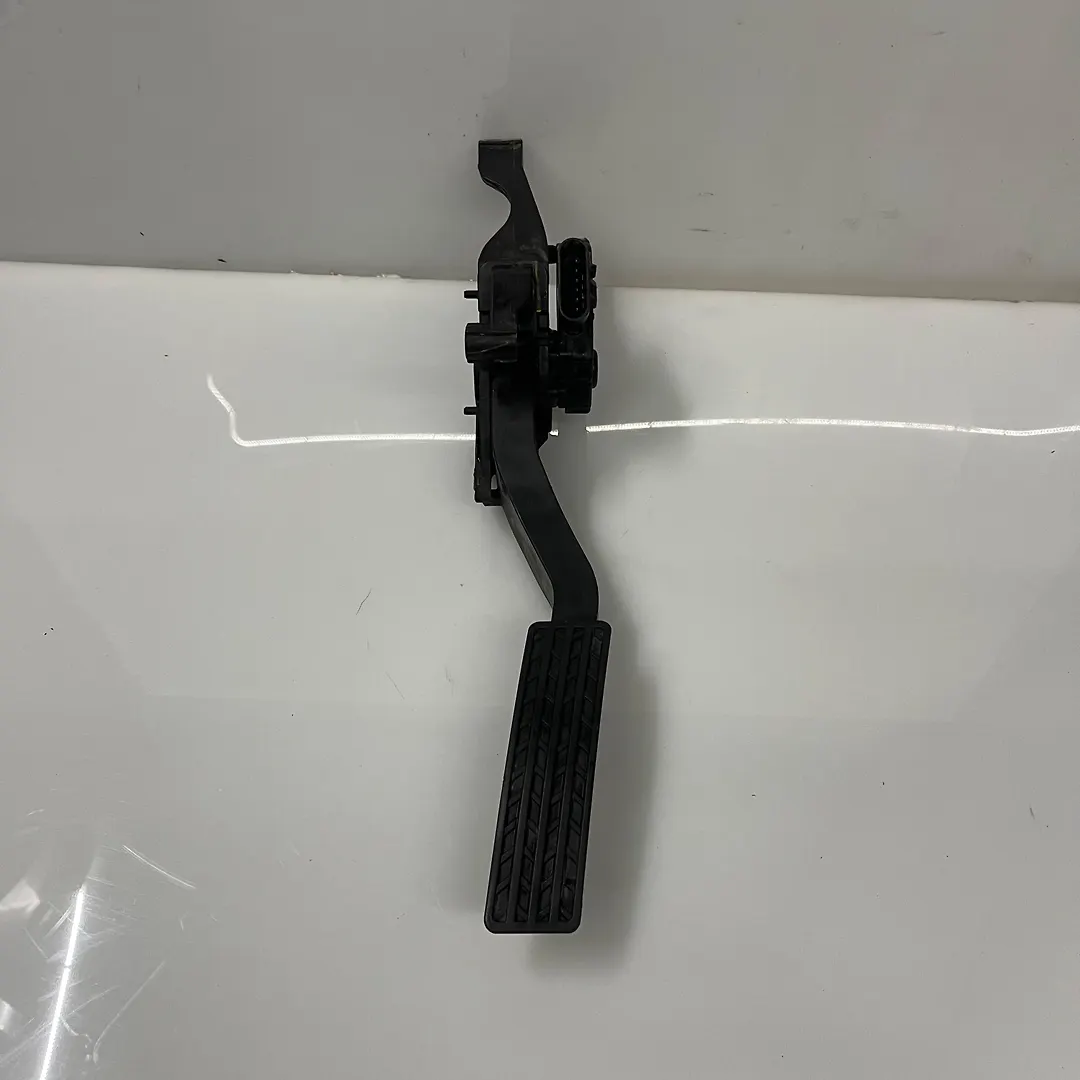 Accelerator pedal - 2011 GMC Acadia