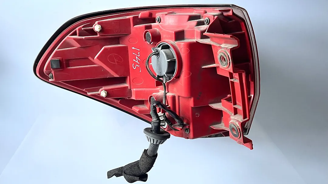 Tail Light (RH) - 2011 Infiniti QX56