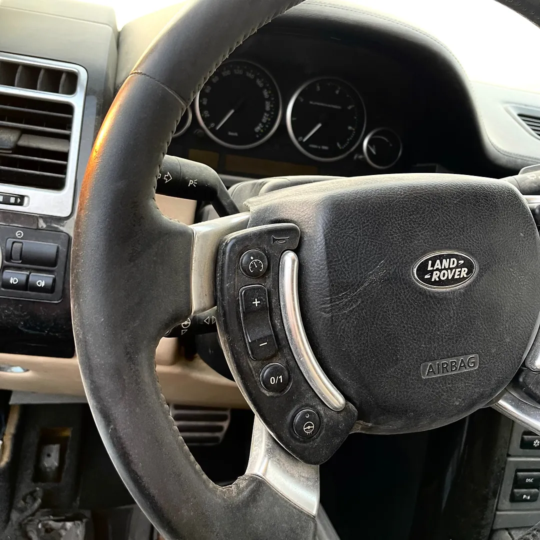 Steering wheel - 2011 Land Rover RANGE ROVER SPORT