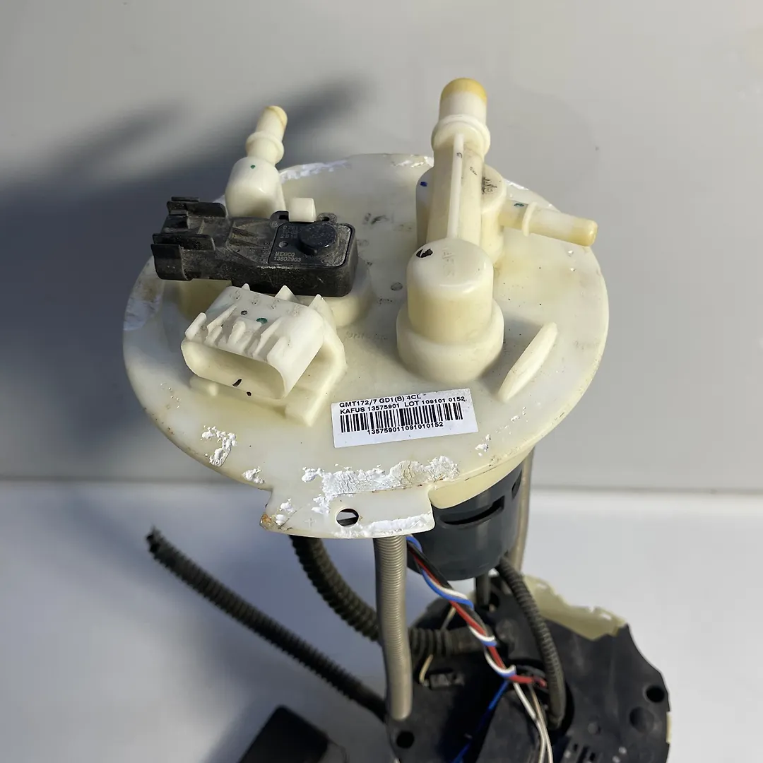 Fuel pump - 2010 GMC Terrain SLT