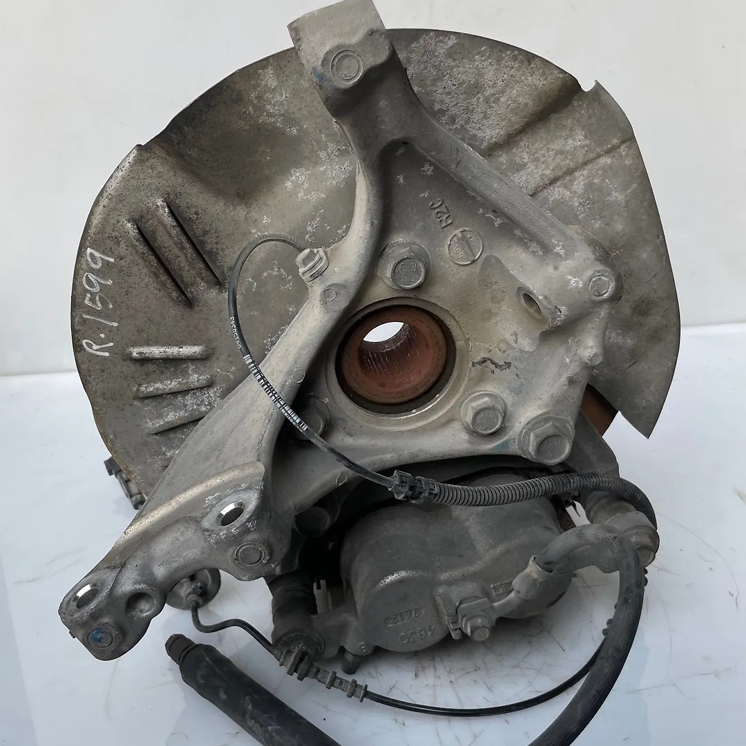 Complete Hub Assembly(RHF) - 2018 GMC Acadia SLE 