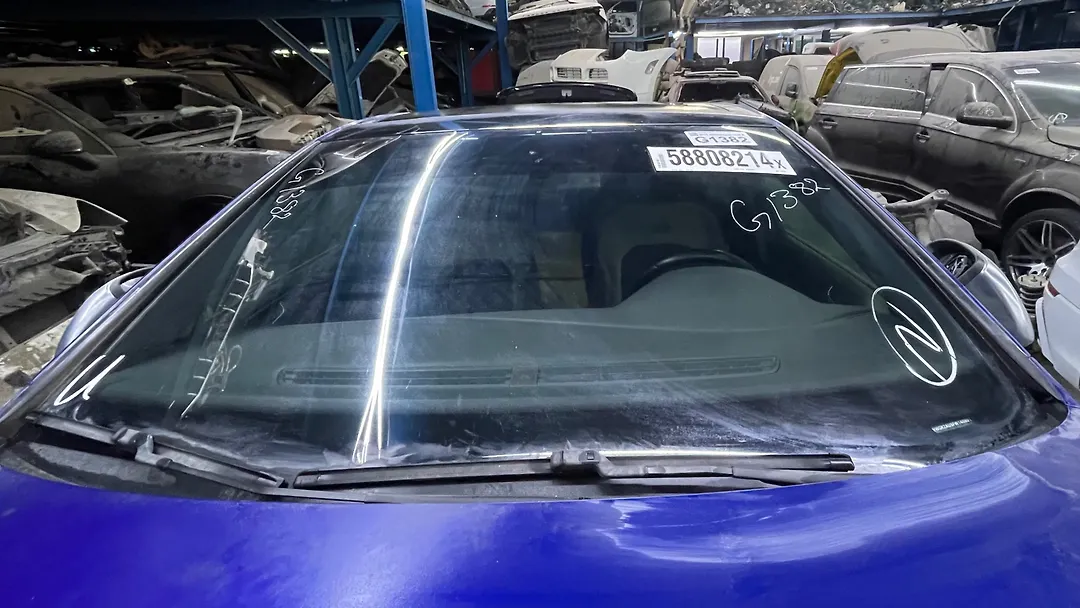 Windshield glass - 2015 Volkswagen Golf R