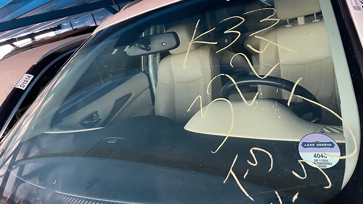Windshield glass - 2015 Infiniti QX60
