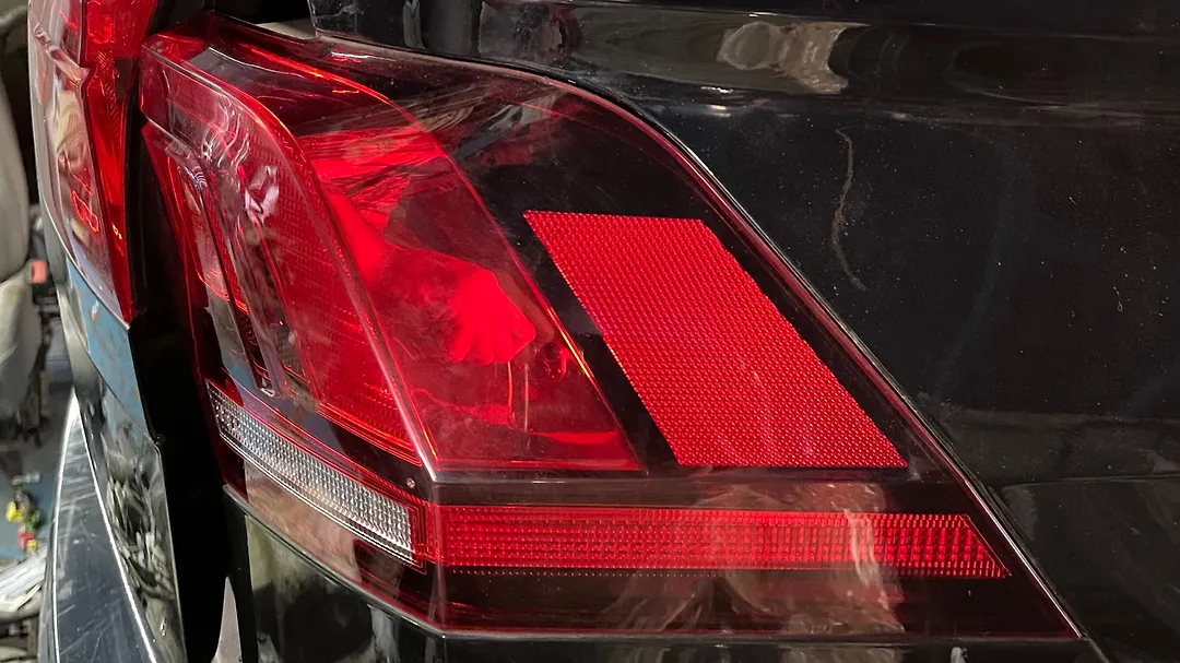 Tail Light (RH) - 2020 Volkswagen Tiguan