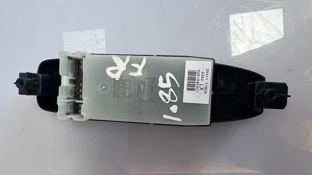 Front door switch - 2013 Infiniti QX56