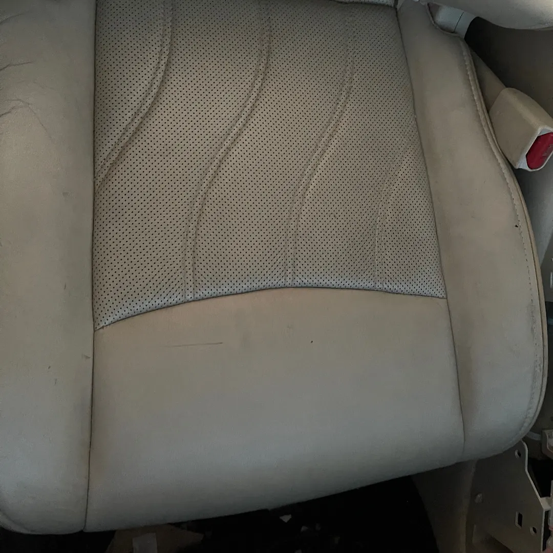 Front Seat (RHS) - 2015 Infiniti QX60