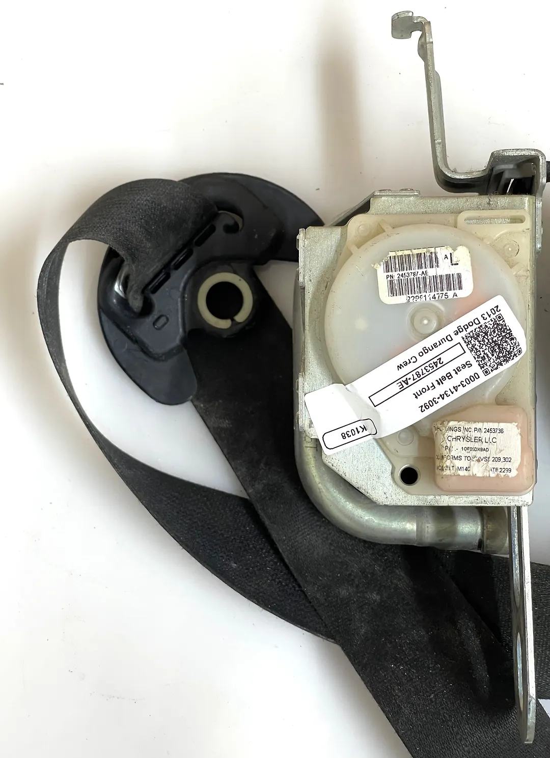 Seat belt front - 2013 Dodge Durango Crew
