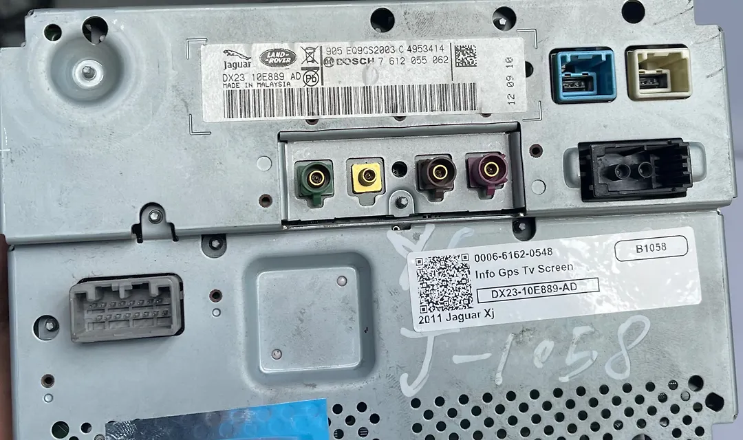 Info-gps-tv screen - 2011 Jaguar XJ