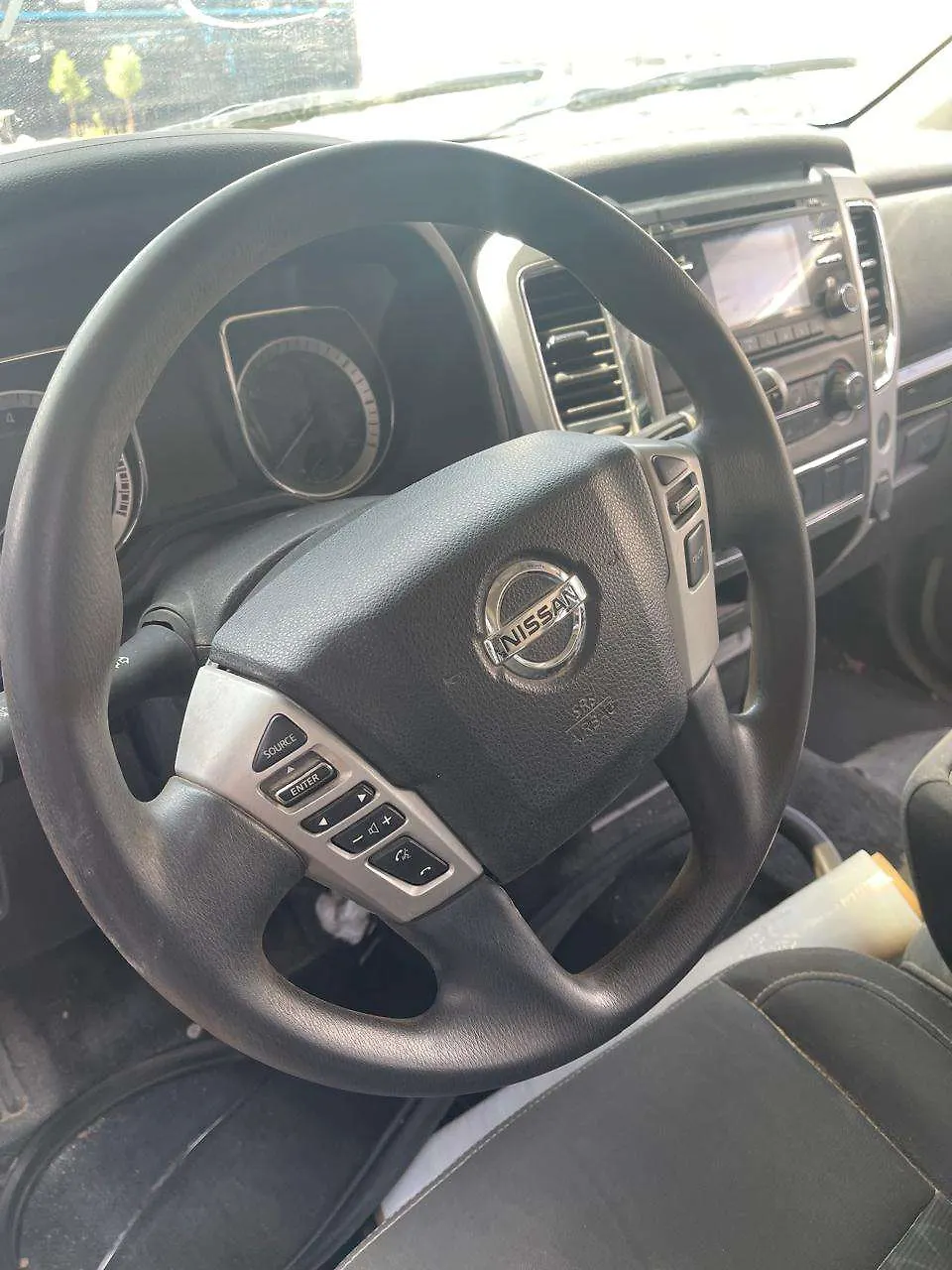 Steering wheel - 2018 Nissan Titan