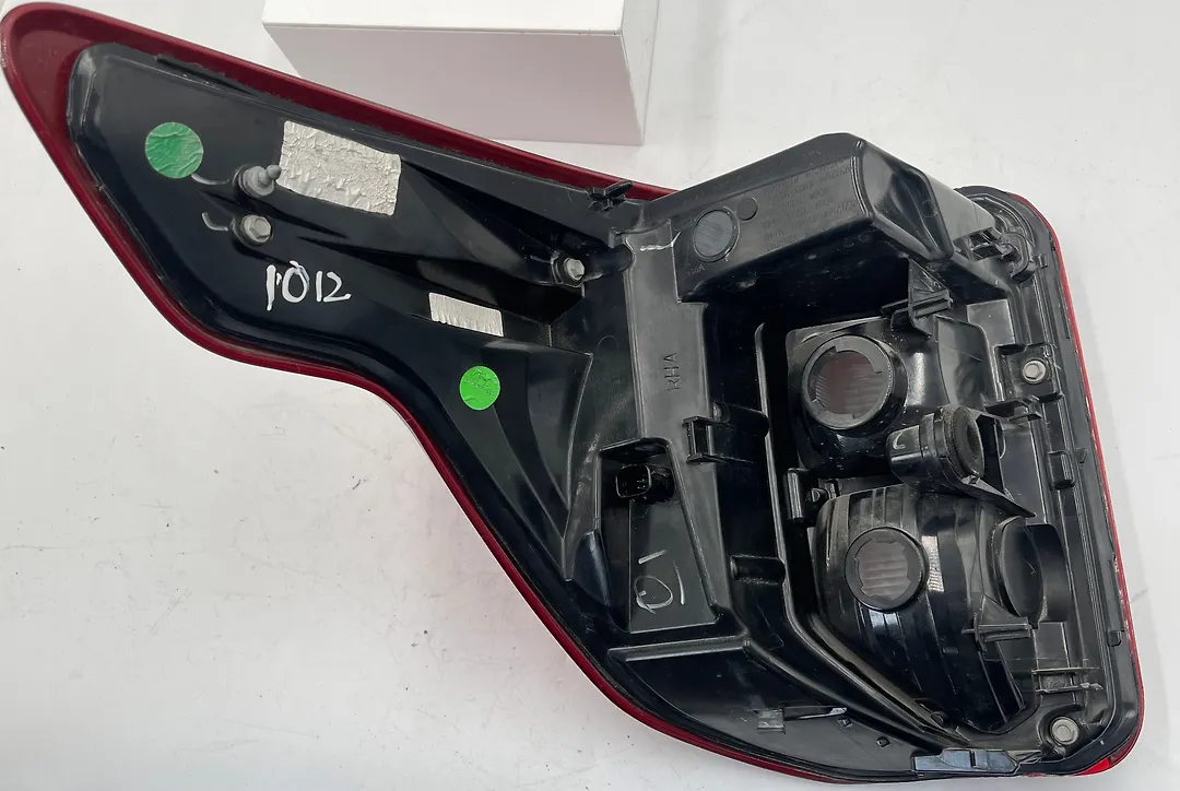 Tail Light (RH) - 2020 Ford Explorer