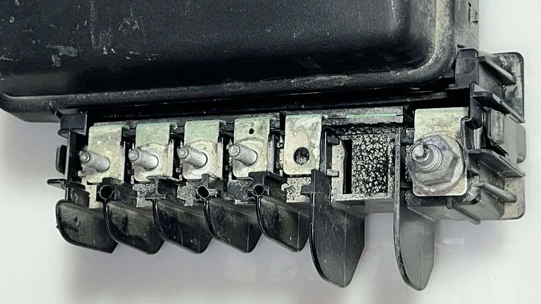 Fuse box - 2018 GMC Terrain