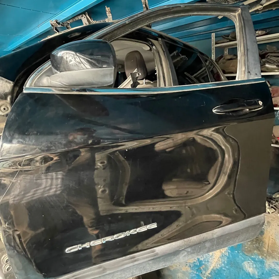Door (LHF) - 2019 Jeep Cherokee