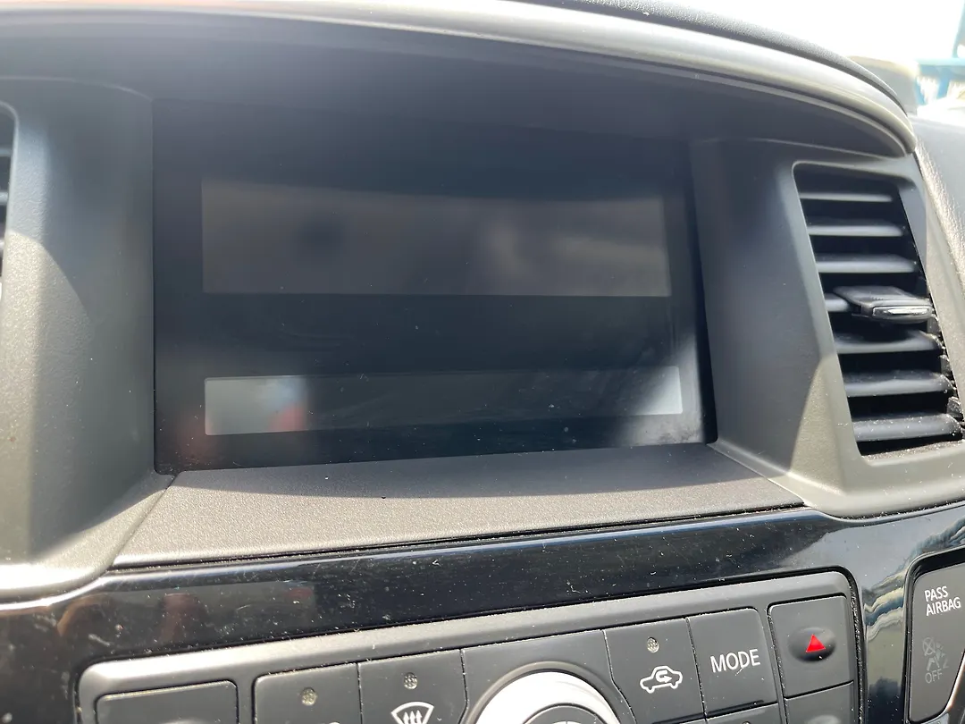 Info-gps-tv screen - 2014 Nissan Pathfinder SE 3.5i