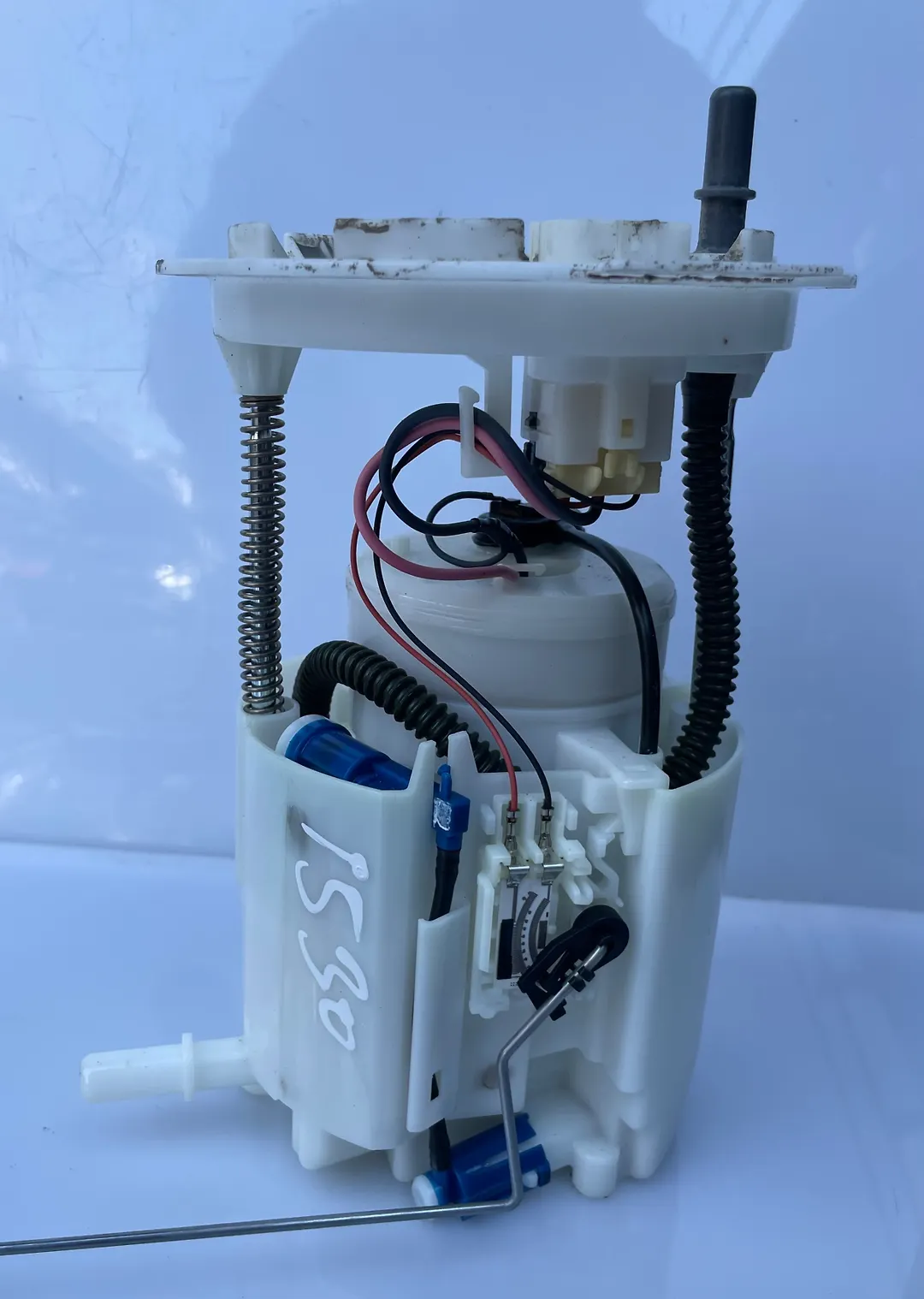 Fuel pump - 2018 Lincoln Continental Livery