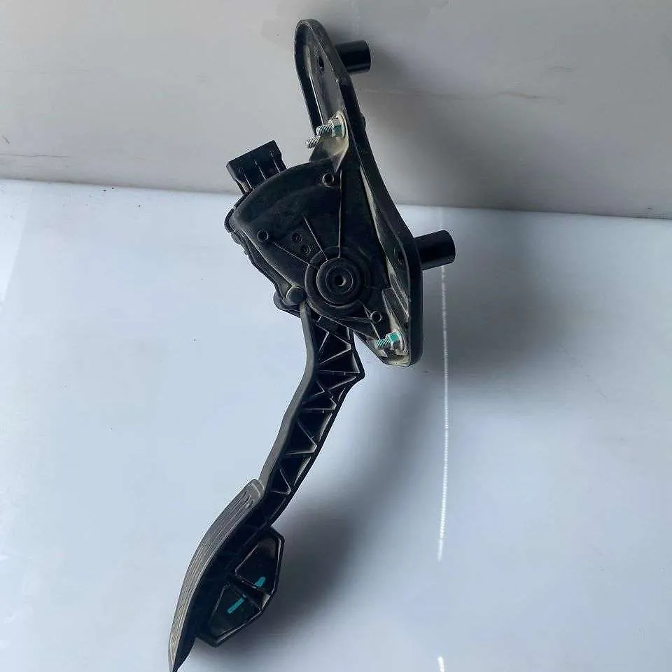 Accelerator pedal - 2012 Infiniti QX56
