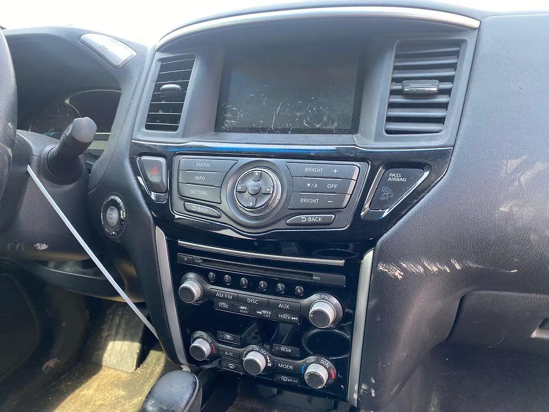 Info-gps-tv screen - 2013 Nissan Pathfinder