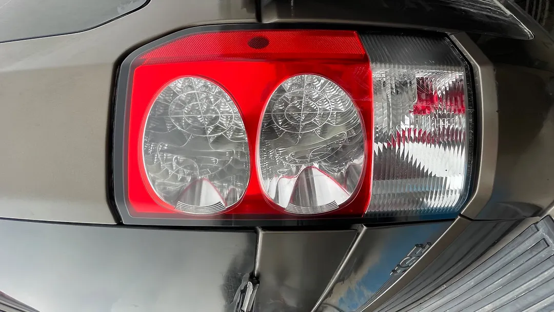 Tail Light (RH) - 2013 Land Rover LR4 HSE