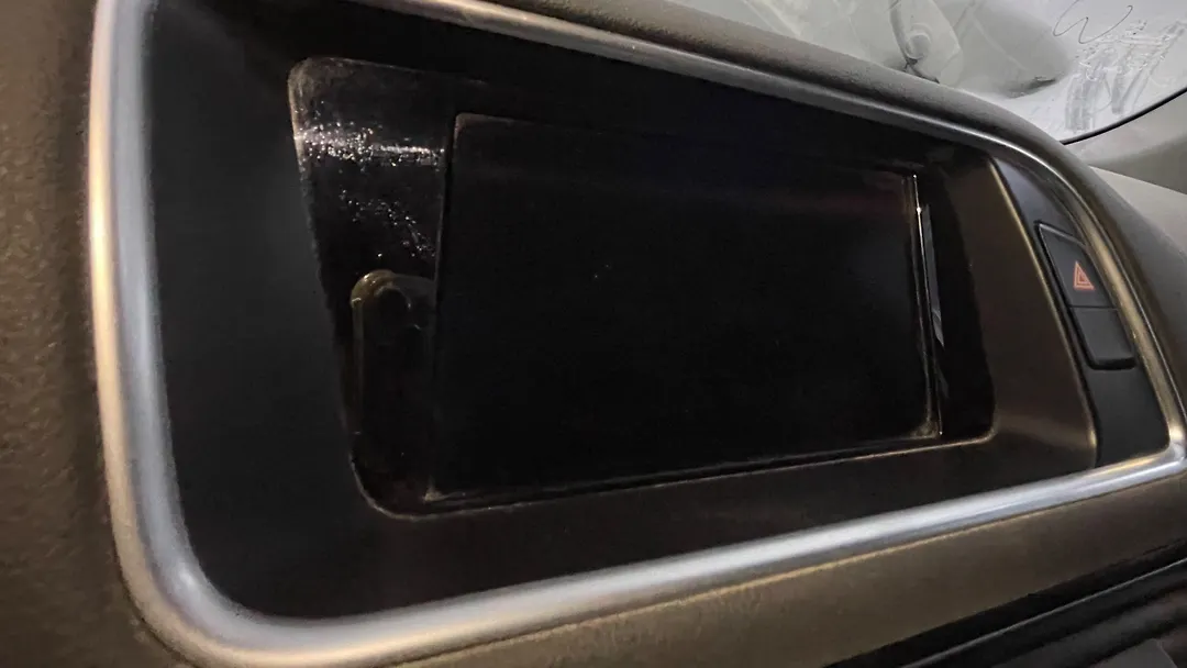 Info-gps-tv screen - 2016 Audi Q5 Quattro 