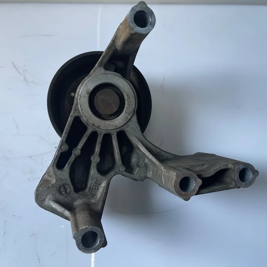 Clutch bracket - 2014 Infiniti QX80 SUV