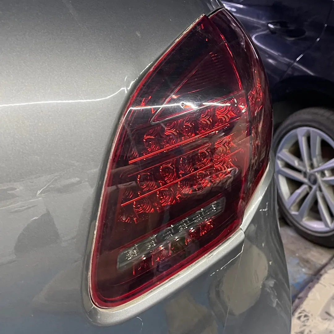 Trunk Light (RH) - 2011 Porsche Cayenne S