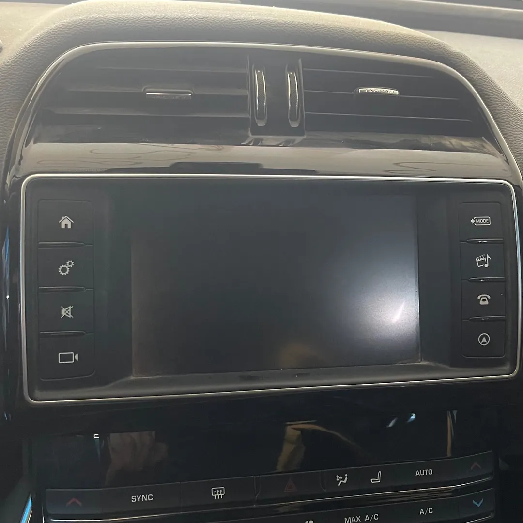 Info-gps-tv screen - 2017 Jaguar F-Pace