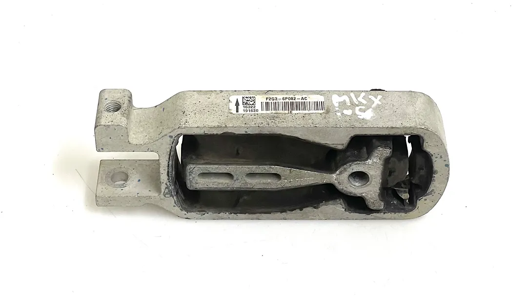 Mount bracket - 2017 Lincoln MKX Reserve